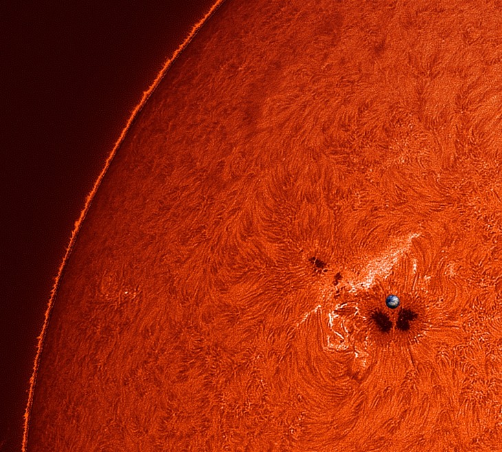 Ein Ausschnitt der Aufnahme mit der Erde als Größenvergleich Der AR14079 als Detailaufnahme